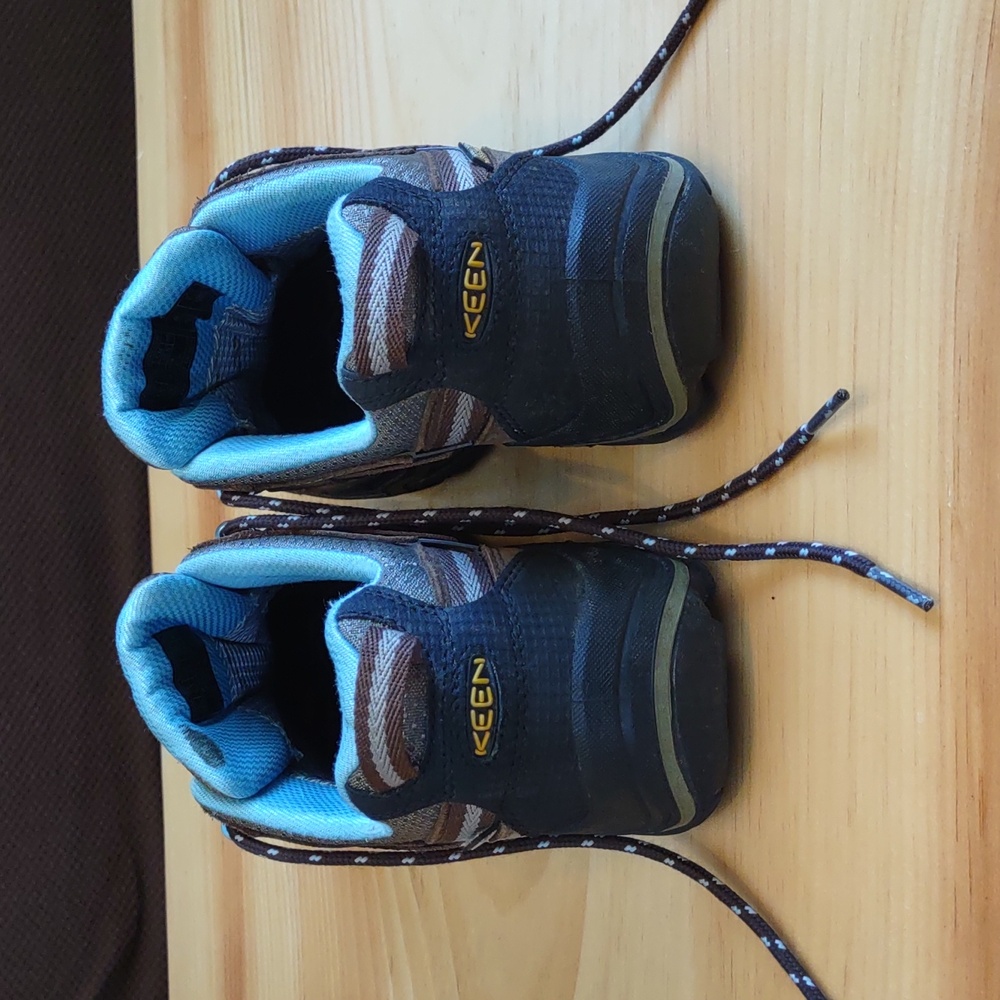 KEEN Women's Durand Trail Hiking Shoes. Waterproof. Leather. Made in USA - Picture 3 of 10